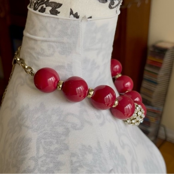 Coral 🪸 Red Beaded Necklace - Picture 5 of 8